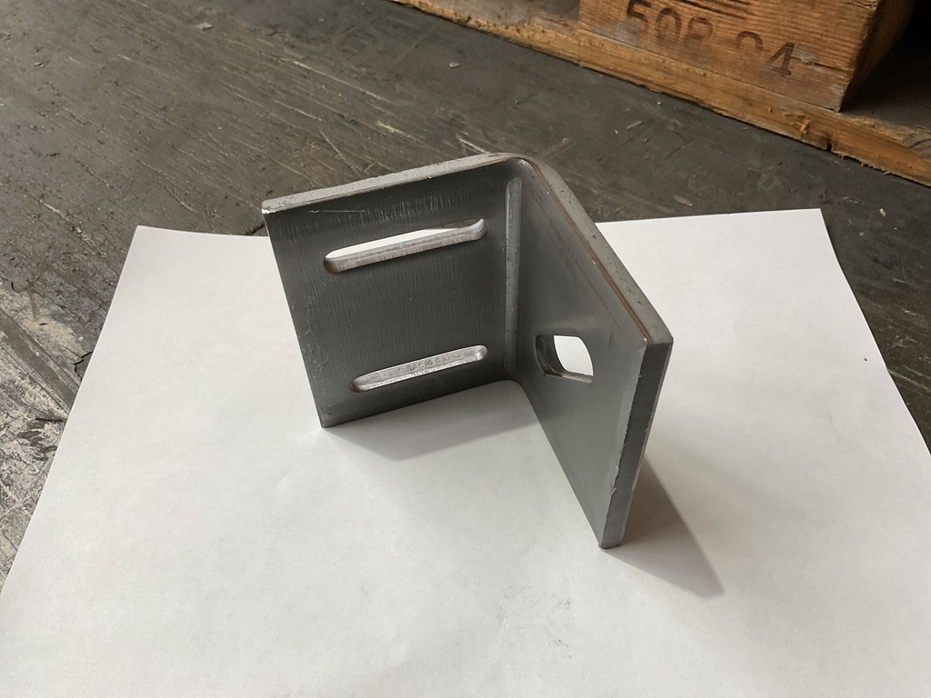 HOEK ZWAAR 80X80 100X8
